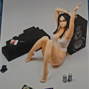 Garage kit hi-fi girl