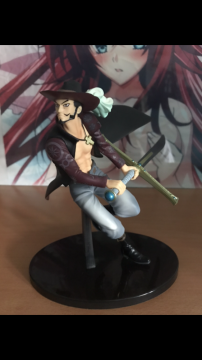 Figurine One Piece Shichibukai Mihawk