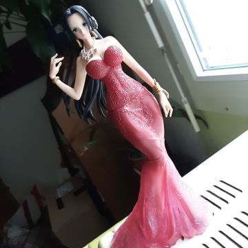 Figurine One Piece - Boa Hancock Robe Rose Lady Edge Wedding