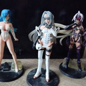3 figurines Xenosaga